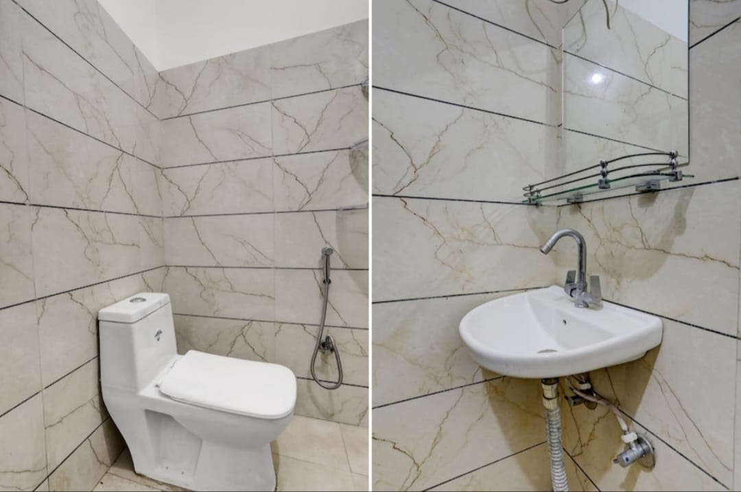 Clean bathroom at Hotel DS Villa Mansarovar Jaipur